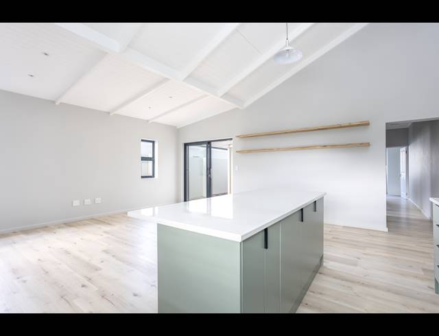 3 BEDROOM FREESTANDING RENTED IN CAPRI